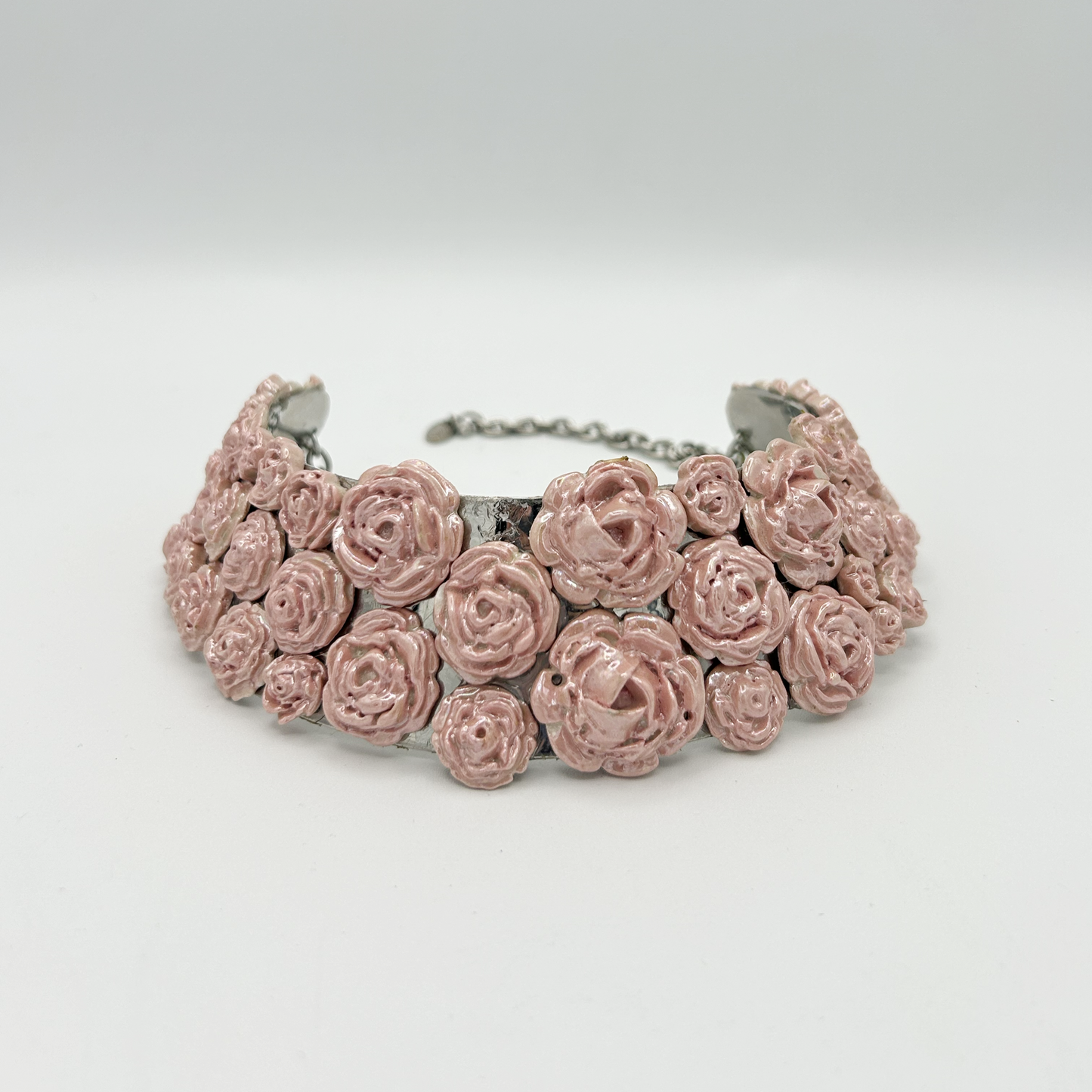 Rose bouquet choker