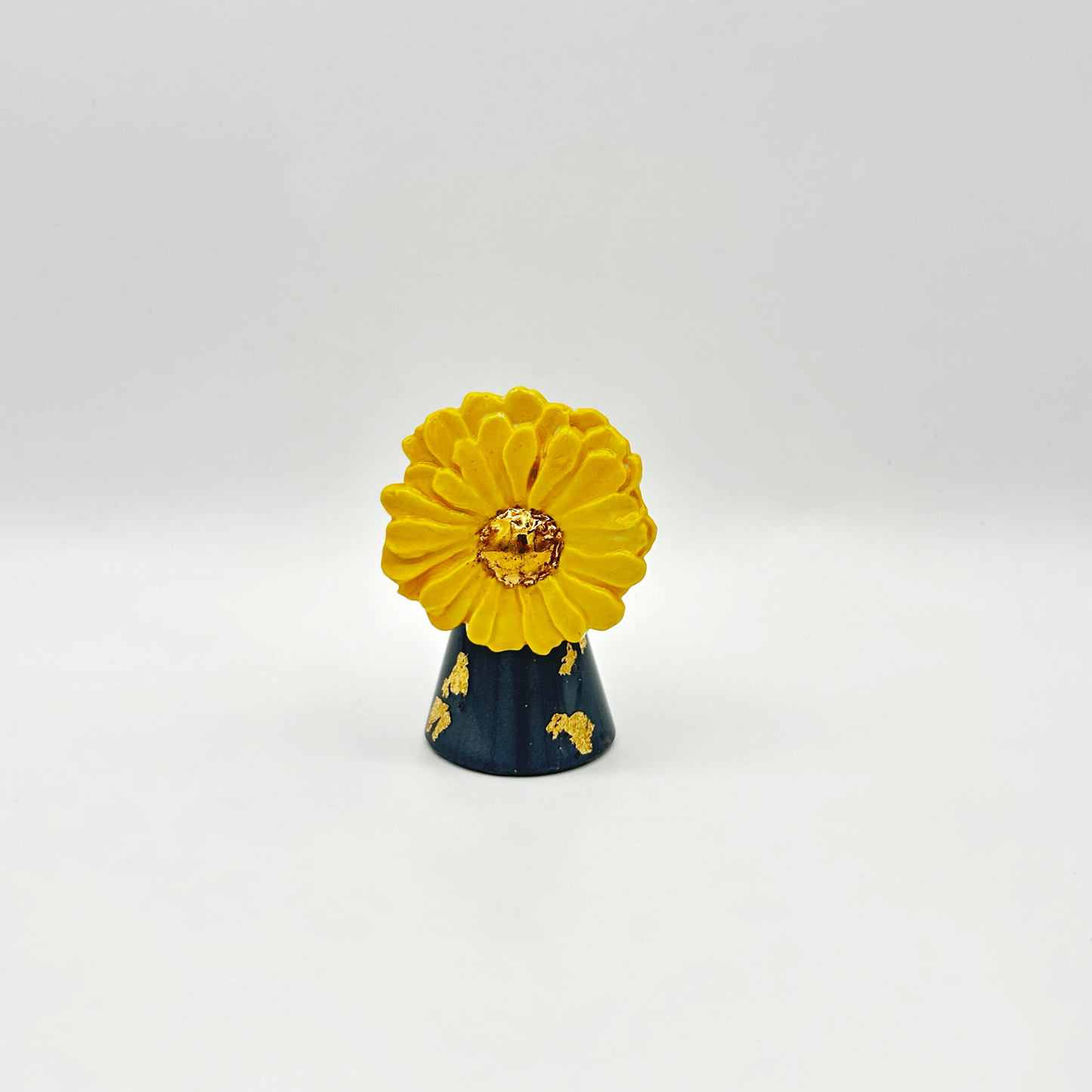 Daisy statement ring