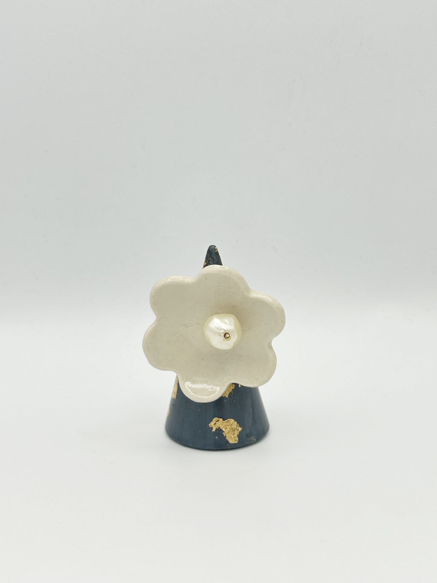 Retro bloom ring