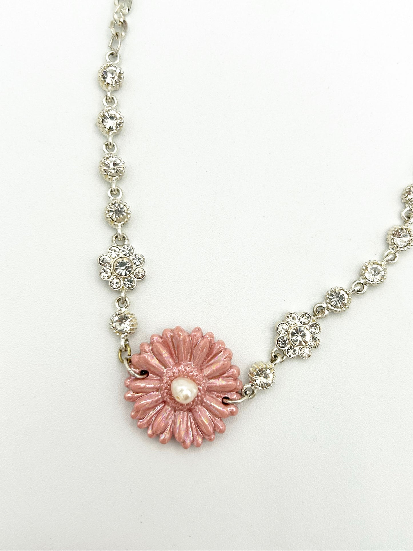 Pink and pearl daisy necklace