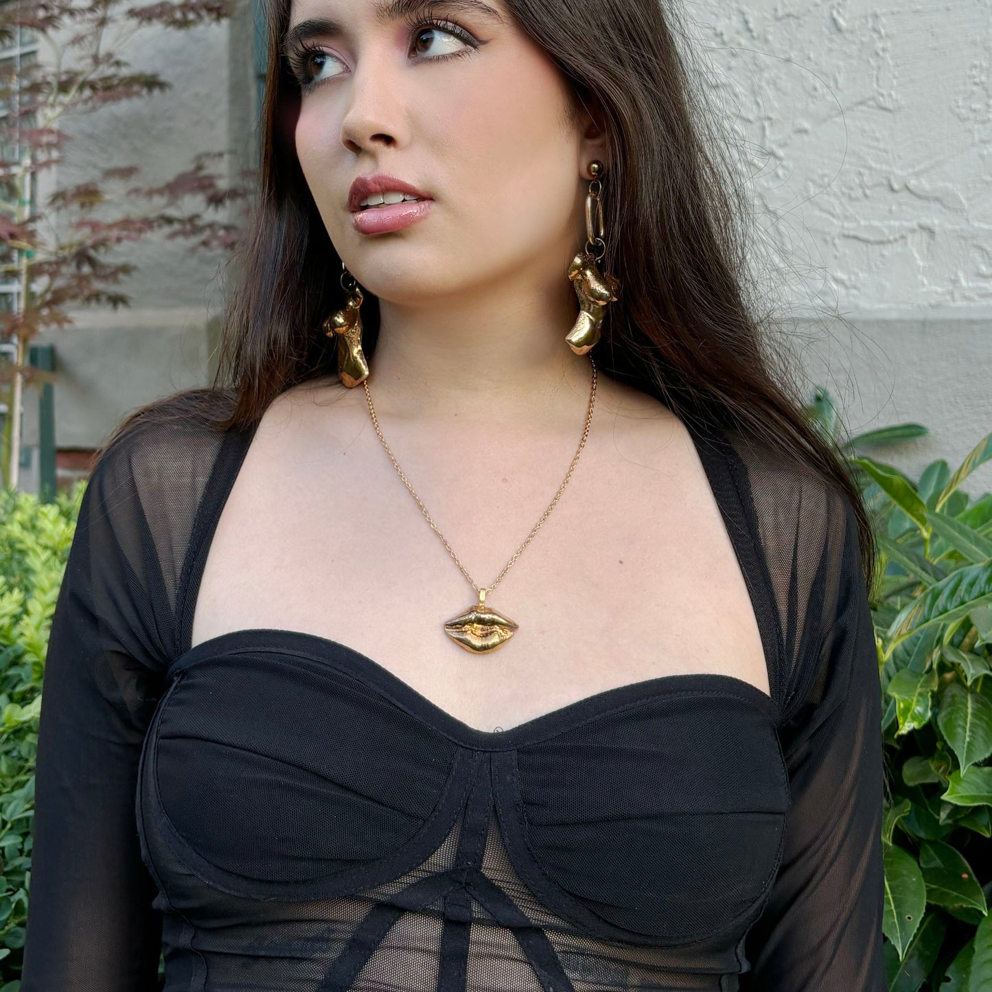 Lip necklace