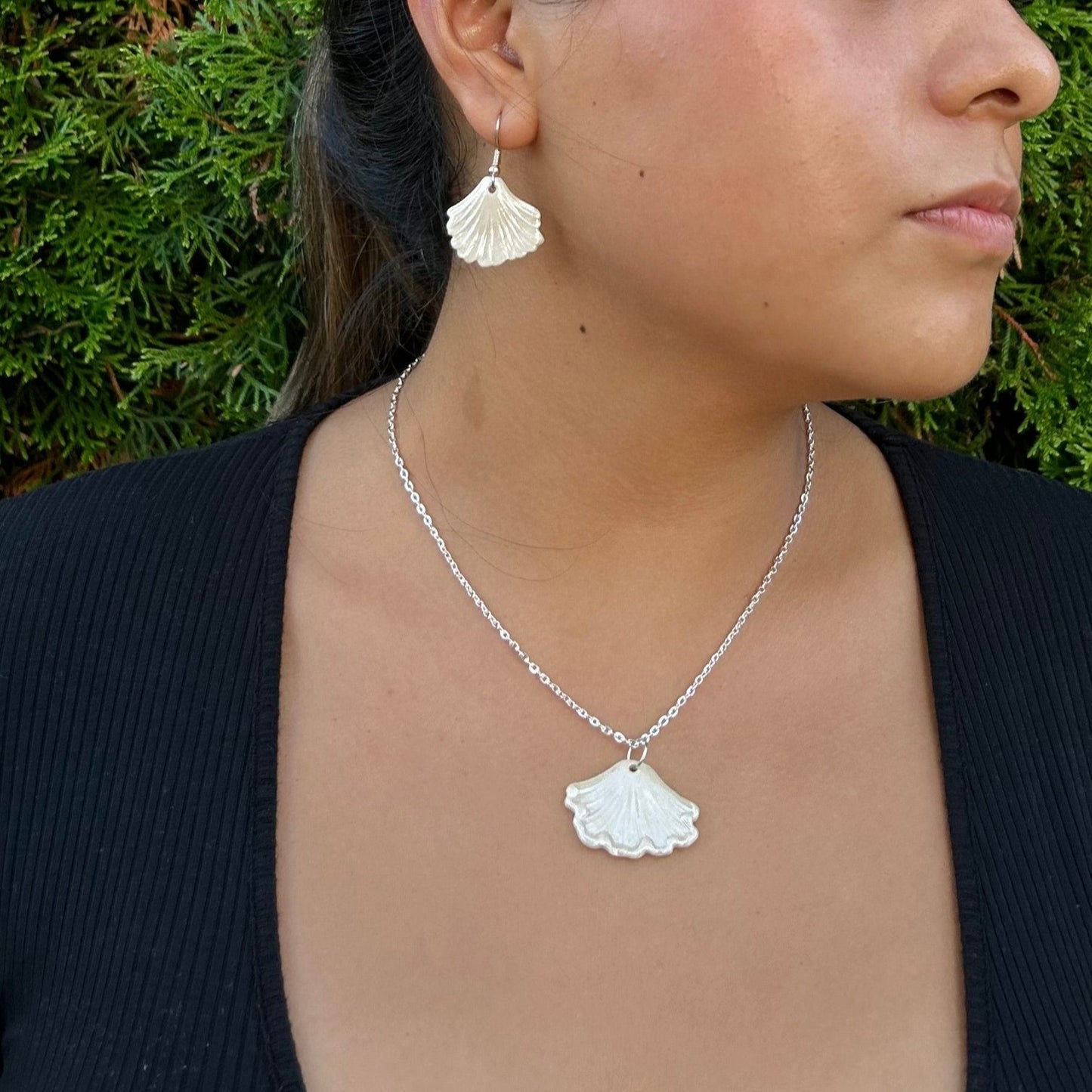 Venus shell necklace