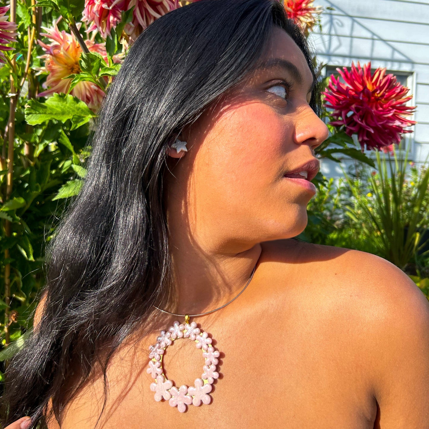 Daisy chain necklace